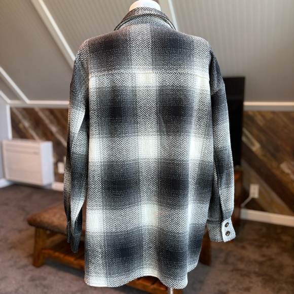 She + Sky Plaid Shacket - Picture 3 of 4